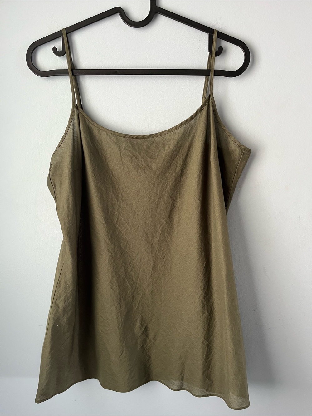 DKNYC Olive Green Ultra Lightweight Adjustable Strap Camisole Tank Size M